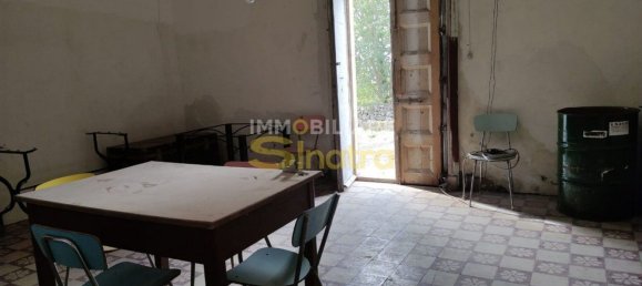6 rooms House in Belpasso, Italy No. 48515 9