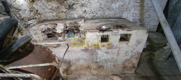 6 rooms House in Belpasso, Italy No. 48515 19