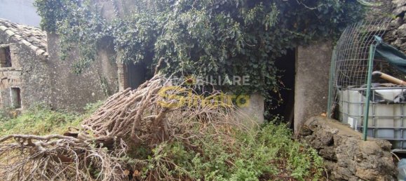 6 rooms House in Belpasso, Italy No. 48515 42