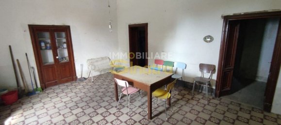 6 rooms House in Belpasso, Italy No. 48515 8