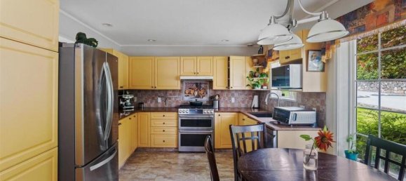 3 bedrooms House in British Columbia, Canada No. 1237 8