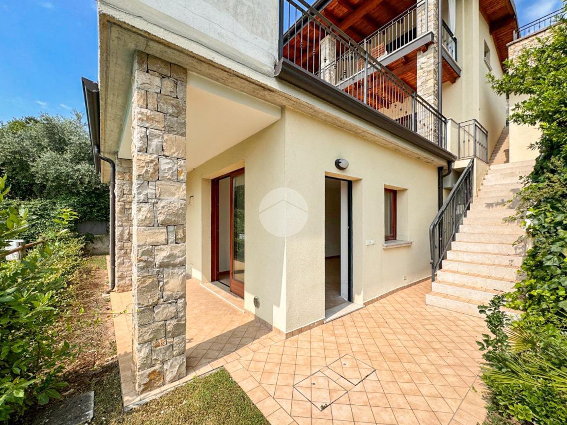 3 rooms Apartment in Toscolano Maderno, Italy No. 82887