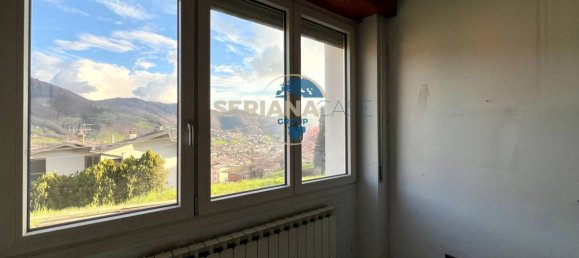 Квартира с 4 комнатами в Гандино, Италия № 182222 9