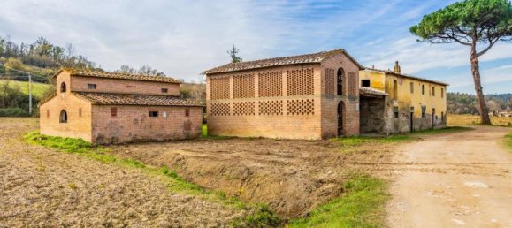 5 bedrooms House in Montaione, Italy No. 574 2