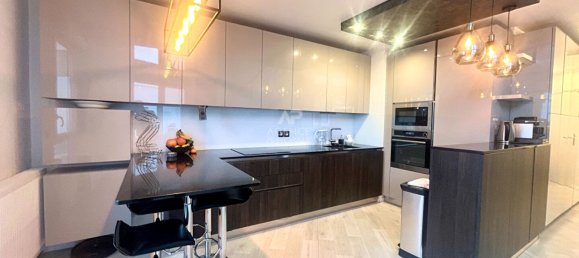 3 Schlafzimmer Doppelhaus in Poissy, France, Nr. 144903 3