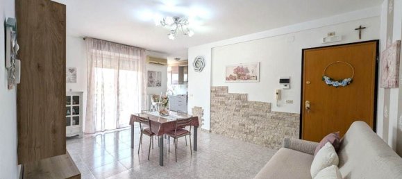 3-salle Appartement à San Severo, Italy No. 160963 2