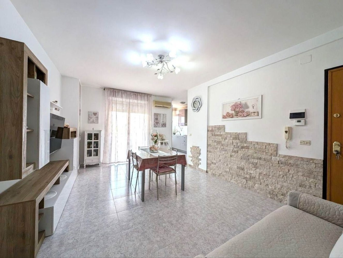 3-salle Appartement à San Severo, Italy No. 160963