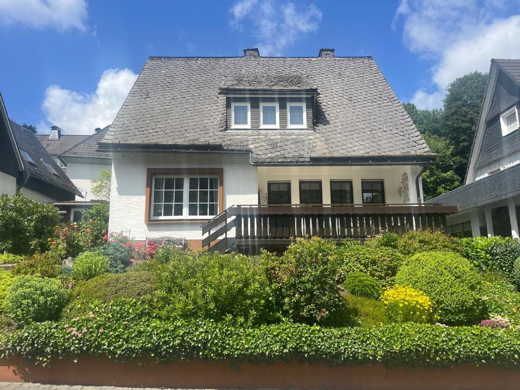 Casa de 7 habitaciónes en Hochsauerlandkreis, Germany No. 232726