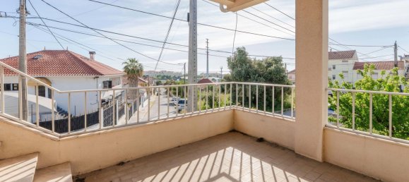 4 bedrooms Villa in Loures, Portugal No. 206488 2