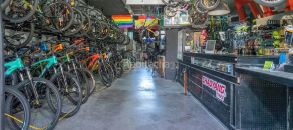 213m² Office in Fuengirola, Spain No. 184361 11