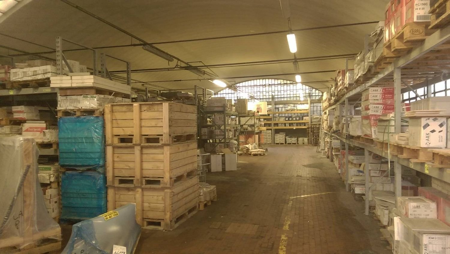 Armazém em Garbagnate Monastero, Italy 1020 m² N.º 229336