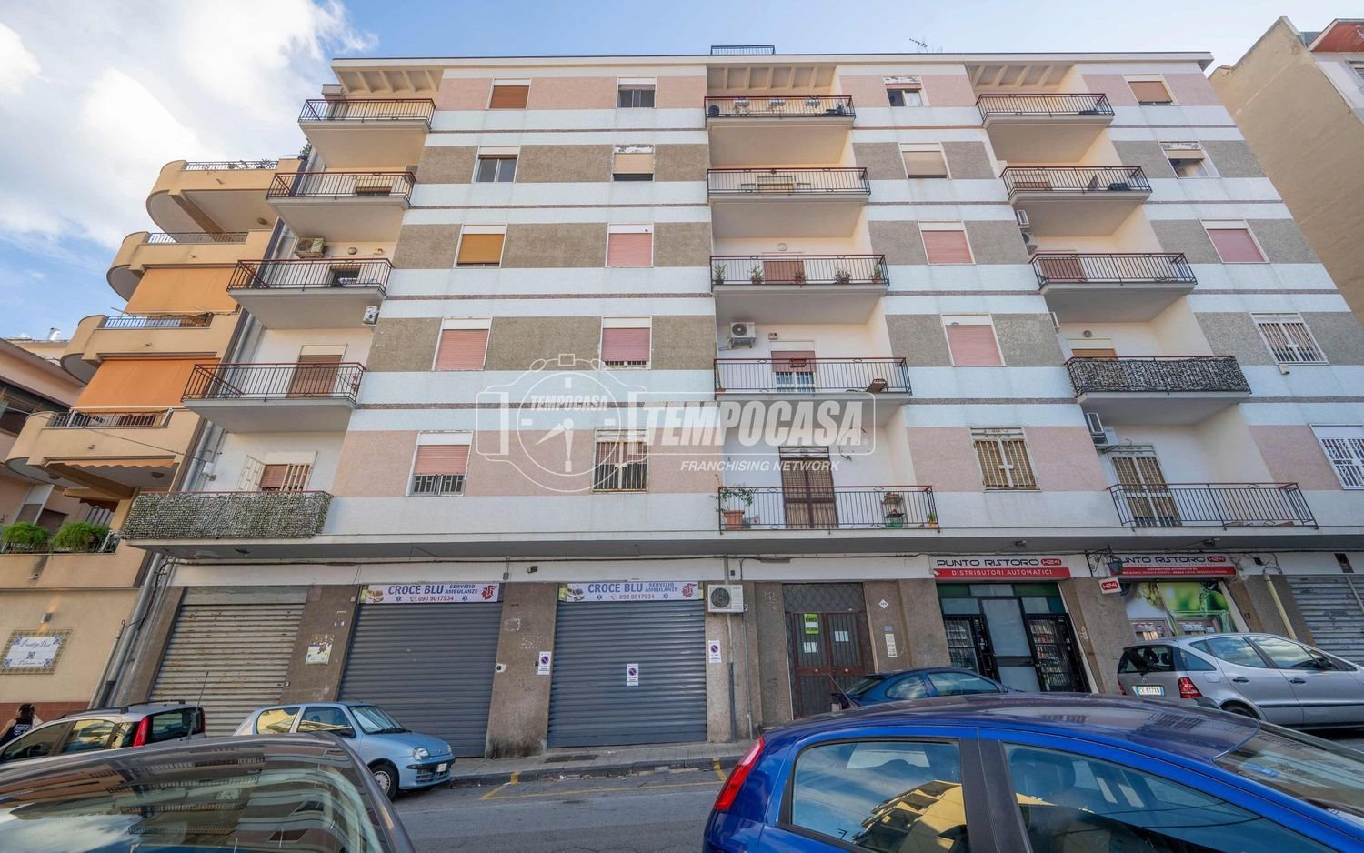 Квартира с 4 комнатами в Мессина, Италия № 289341