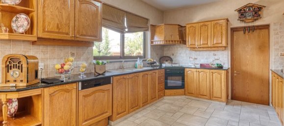 4 bedrooms Villa in Livadia, Cyprus No. 9463 9