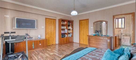 4 bedrooms Villa in Livadia, Cyprus No. 9463 15