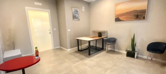 100m² Office in Bari, Italy No. 165254 8