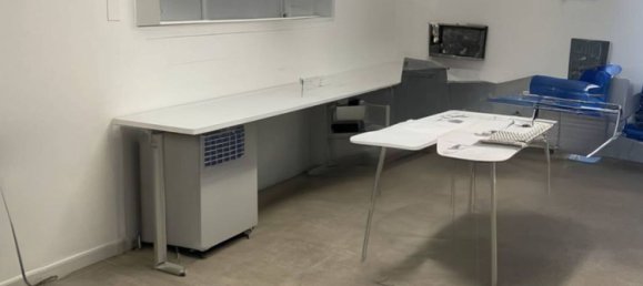 100m² Office in Bari, Italy No. 165254 14