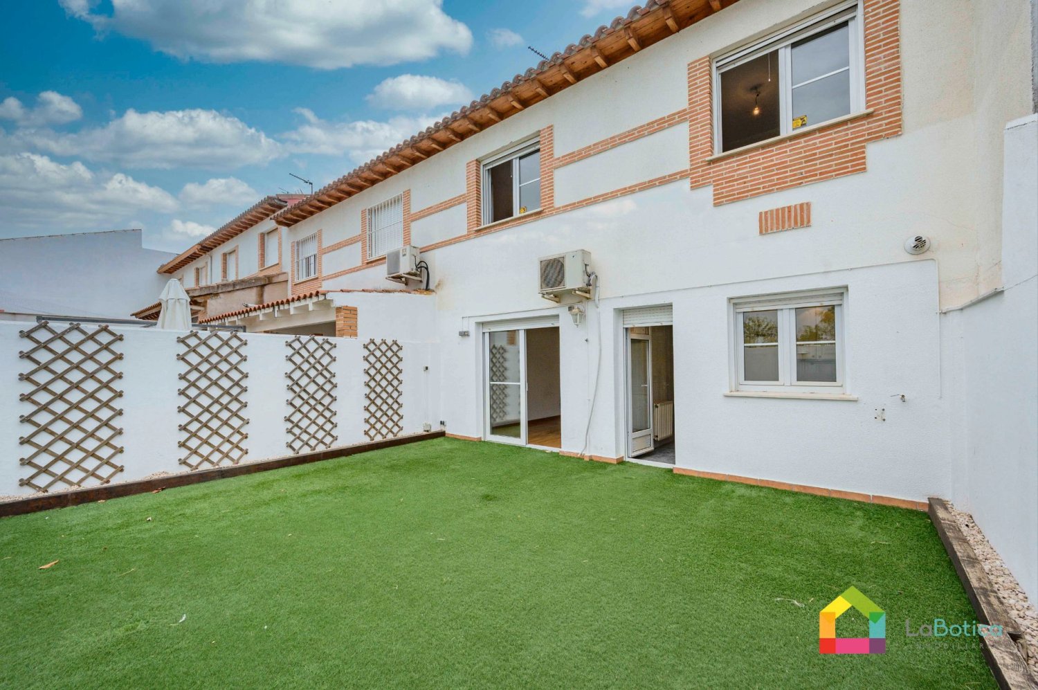 Adosado de 4 dormitorios en Toledo, Spain No. 205256