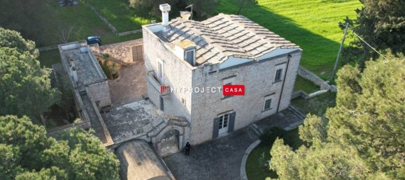 6 bedrooms House in Martina Franca, Italy No. 101488 2