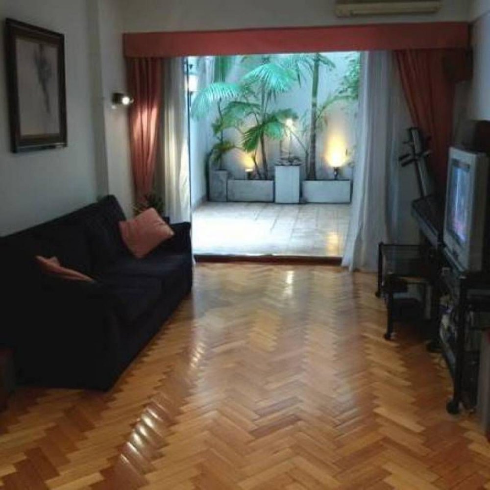 Apartamento de 2 dormitorios en Buenos Aires, Argentina No. 92460