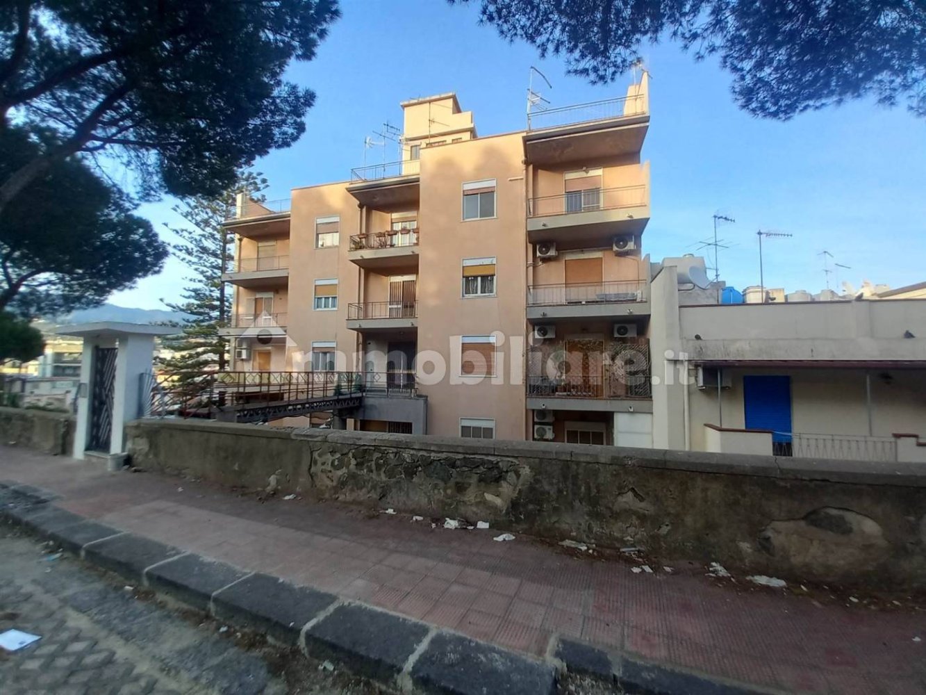 Квартира с 2 спальнями в Мессина, Италия № 49348