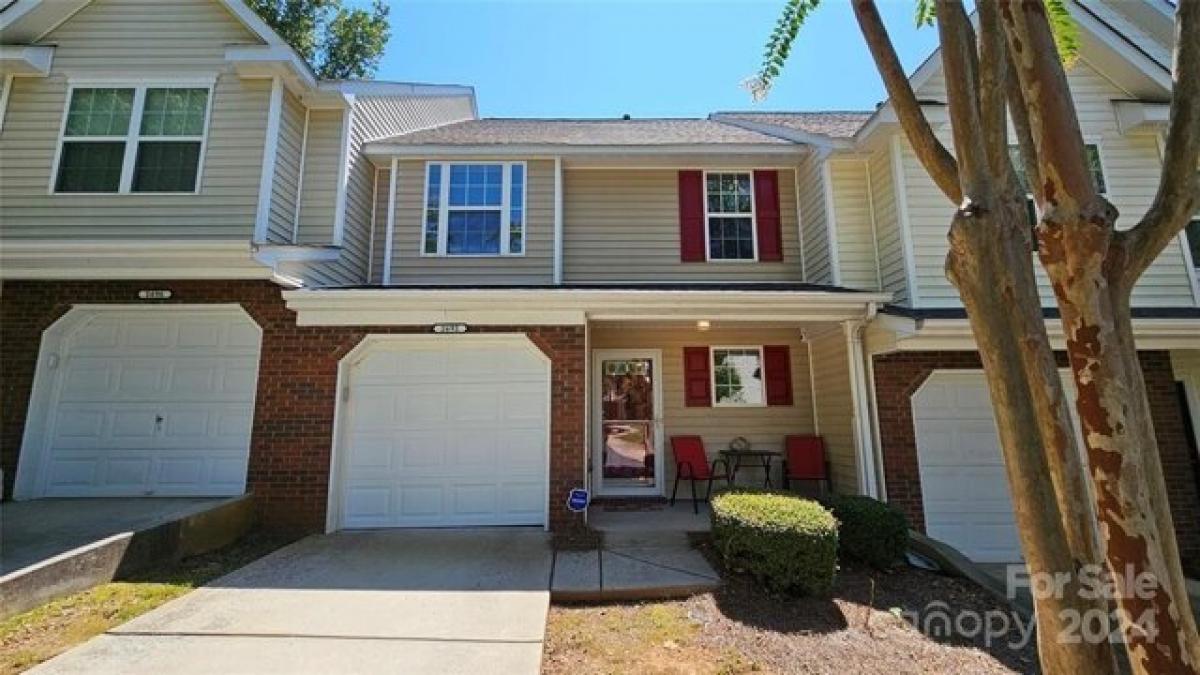 Casa de 2 dormitorios en Concord, USA No. 293447