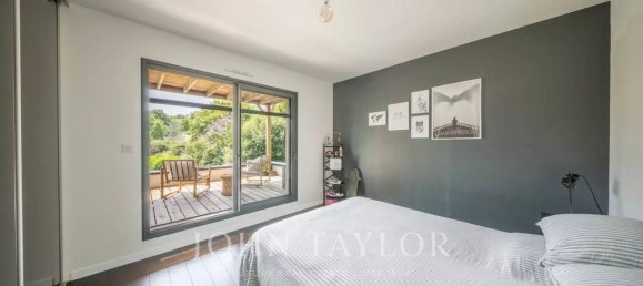 5 bedrooms Villa in Gradignan, France No. 282897 9