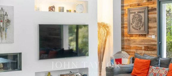 5 bedrooms Villa in Gradignan, France No. 282897 8