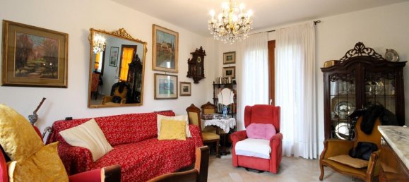 Villa de 2 dormitorios en Lucca, Italy No. 48010 7