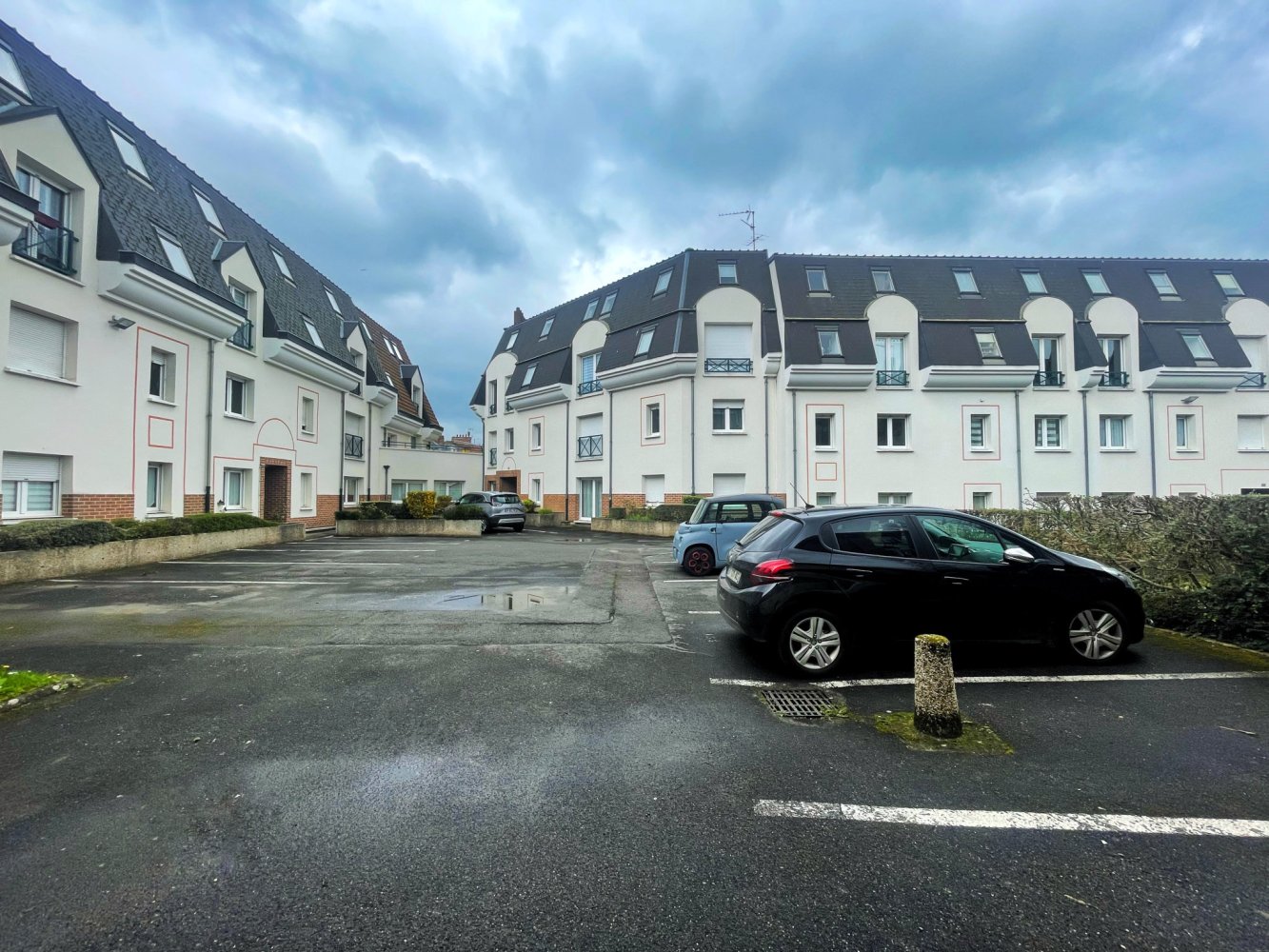 Парковка в Амьен, Франция № 61564