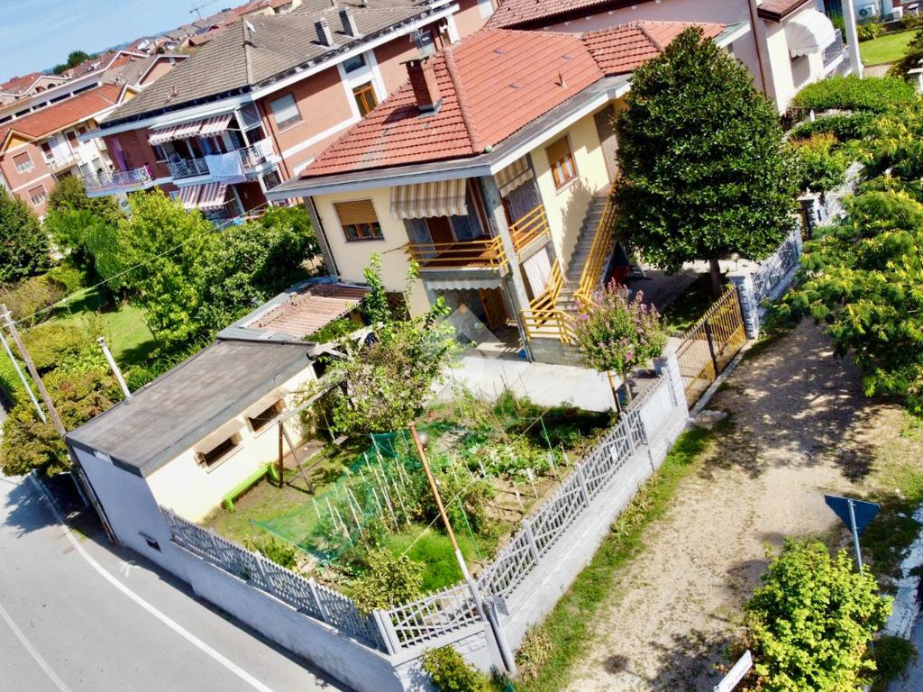 3 Schlafzimmer Villa in Vinovo, Italy, Nr. 378906