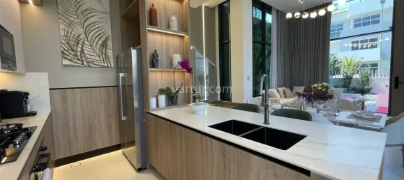 4 bedrooms Villa in Jumeirah Village Circle, UAE No. 42697 11