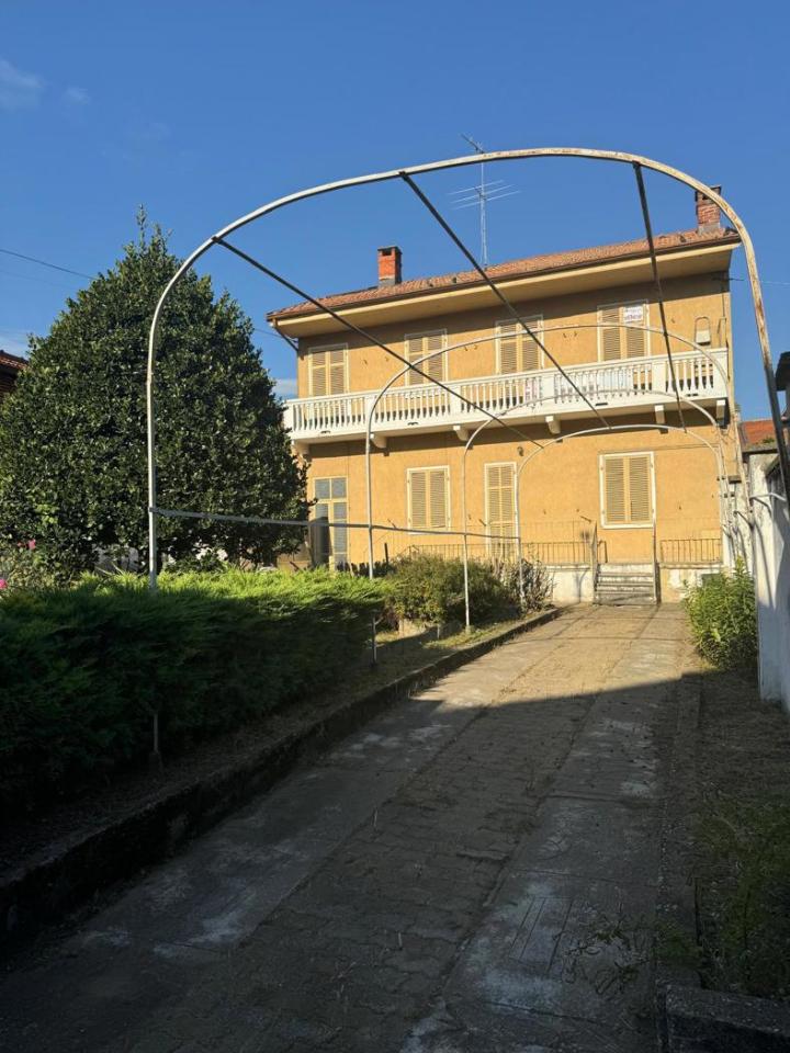 5 rooms House in Rivoli, Italy No. 176107