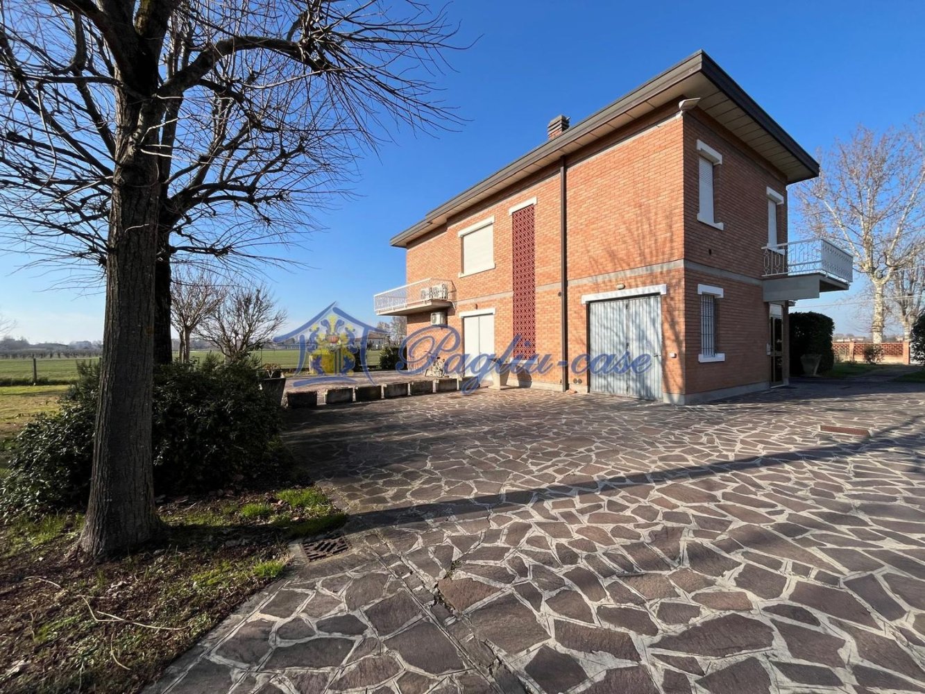 8-salle Maison à Novi di Modena, Italy No. 117353