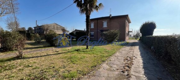 8-salle Maison à Novi di Modena, Italy No. 117353 8