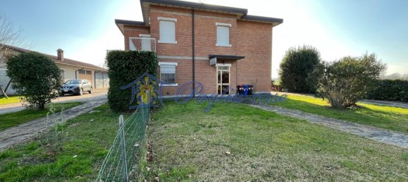 8-salle Maison à Novi di Modena, Italy No. 117353 4