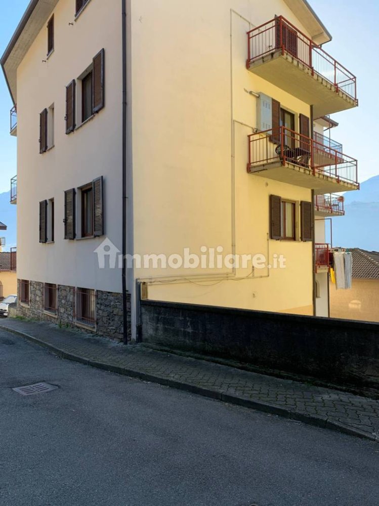 2 غرف نوم شقة في Traona, Italy رقم 166894