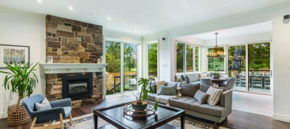 4 bedrooms House in Oakville, Canada No. 1029 3