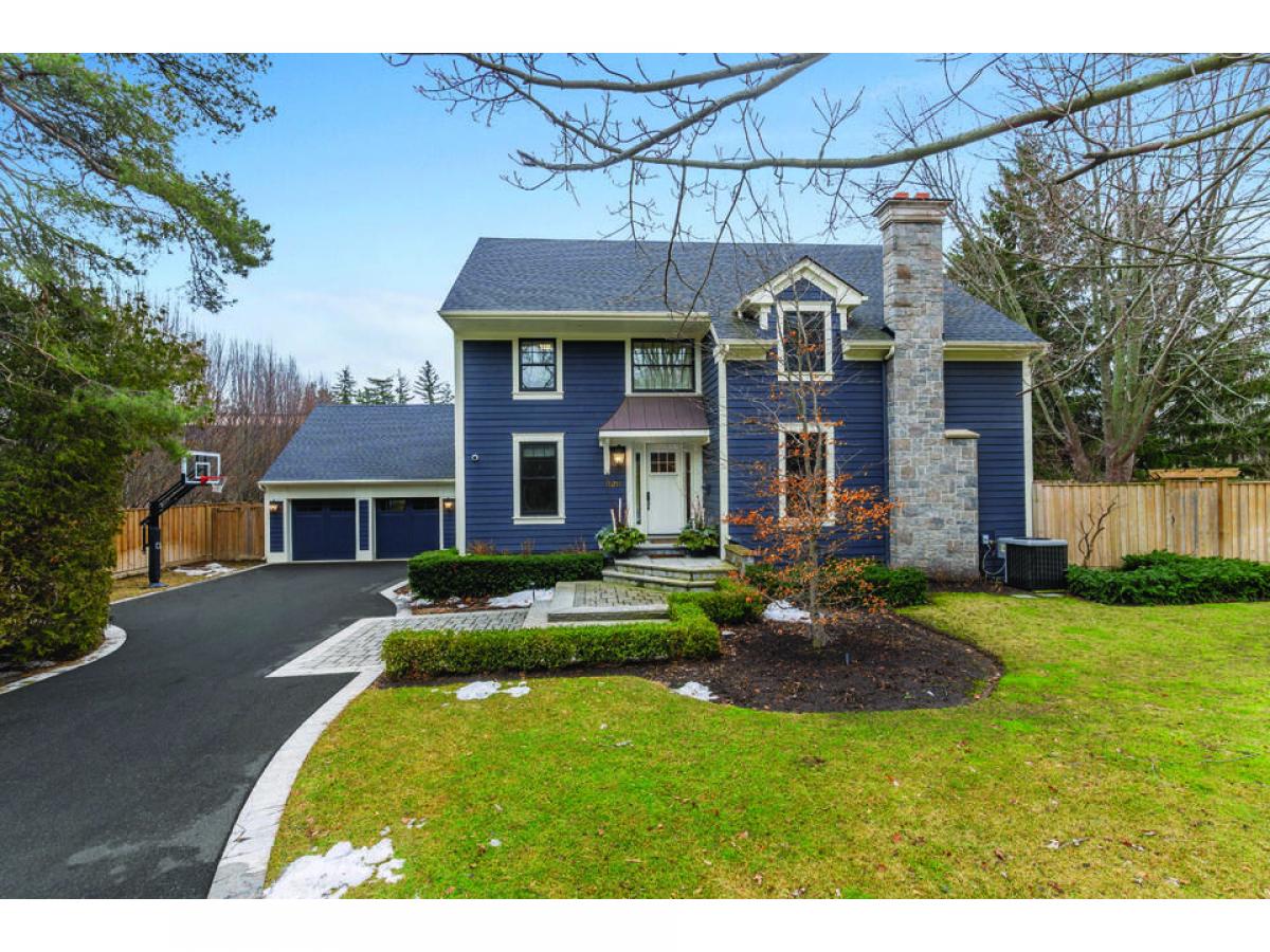 4 bedrooms House in Oakville, Canada No. 1029