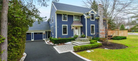 4 bedrooms House in Oakville, Canada No. 1029 2