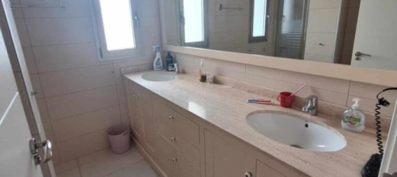 Apartamento de 4 dormitorios en Alicante, Spain No. 185747 5