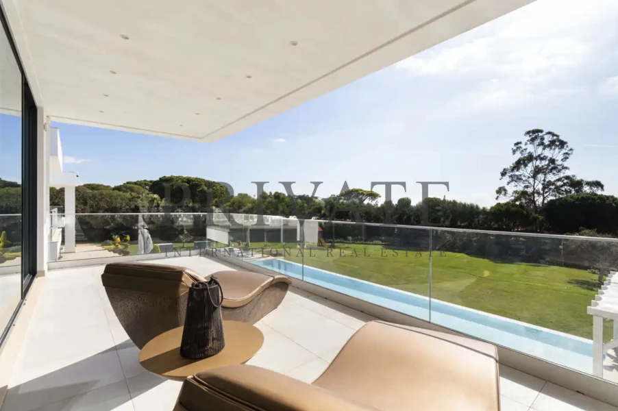 Villa de 8 dormitorios en Quarteira, Portugal No. 93317