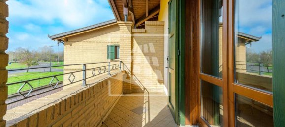 4 rooms House in Reggio Emilia, Italy No. 127920 136