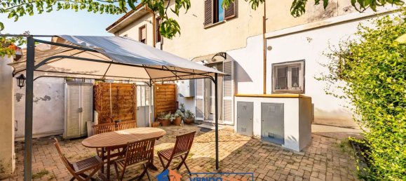 3 bedrooms Apartment in Moncalieri, Italy No. 374910 4