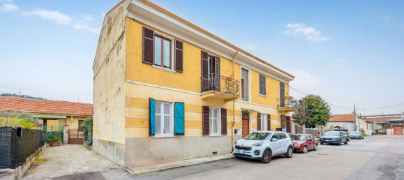 3 bedrooms Apartment in Moncalieri, Italy No. 374910 2