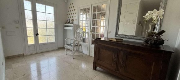 4 bedrooms House in Pringy, France No. 186141 4