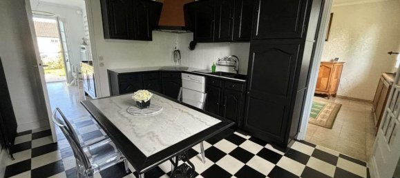 4 bedrooms House in Pringy, France No. 186141 9