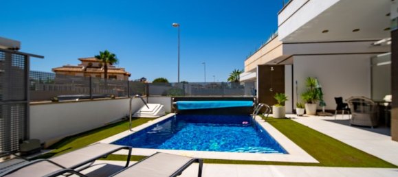 3 bedrooms Villa in Alicante, Spain No. 177106 6