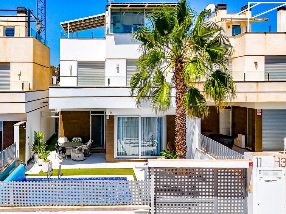 3 bedrooms Villa in Alicante, Spain No. 177106