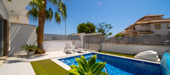 3 bedrooms Villa in Alicante, Spain No. 177106 8