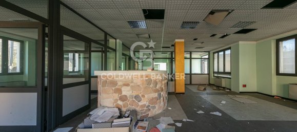 7100m² Warehouse in Fagnano Olona, Italy No. 63577 7